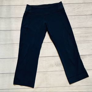 Lululemon Solid Navy Cropped Leggings